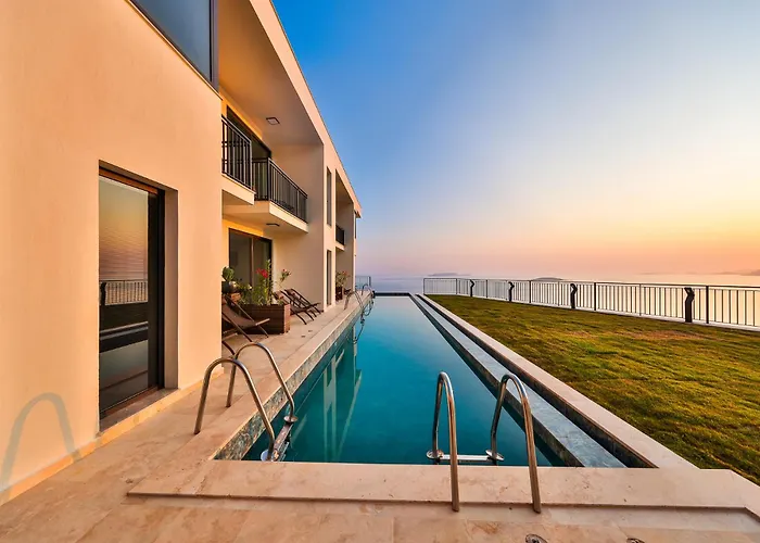 Lyxos Hotel *