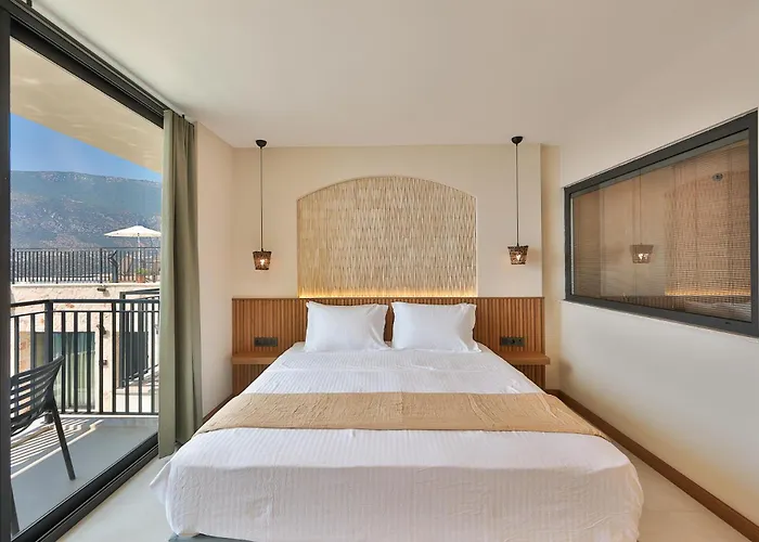 Lyxos Hotel *